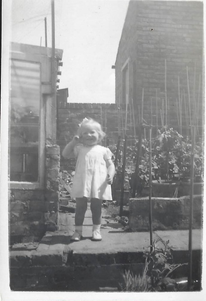 Ann Dawson in 1951.jpg